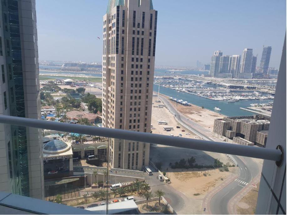 Nasma Luxury - Marina-view Oasis With Balcony Steps From The Sea Apartment Dubai