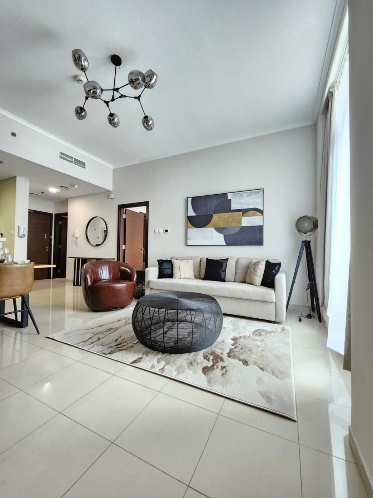 Nasma Luxury - Marina-view Oasis With Balcony Steps From The Sea Apartment Dubai