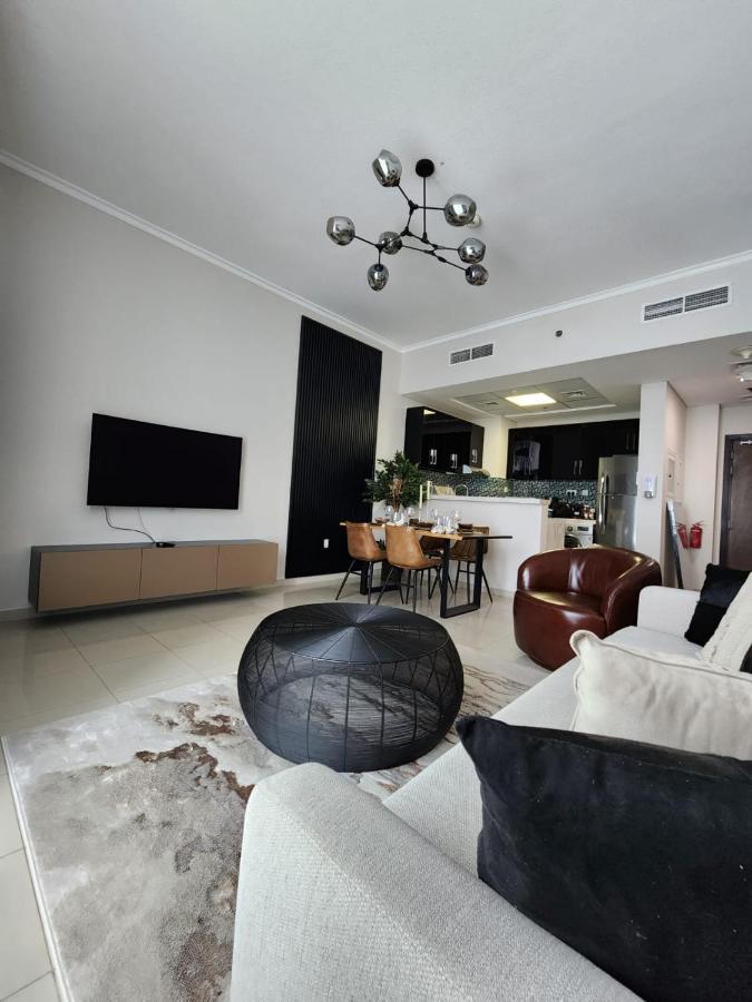 Apartment Nasma Luxury - Marina-view Oasis With Balcony Steps From The Sea *