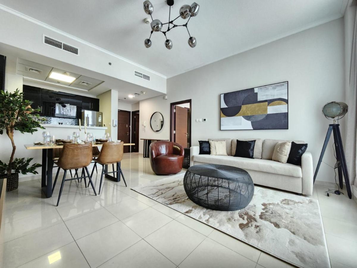 Nasma Luxury - Marina-view Oasis With Balcony Steps From The Sea Apartment Dubai