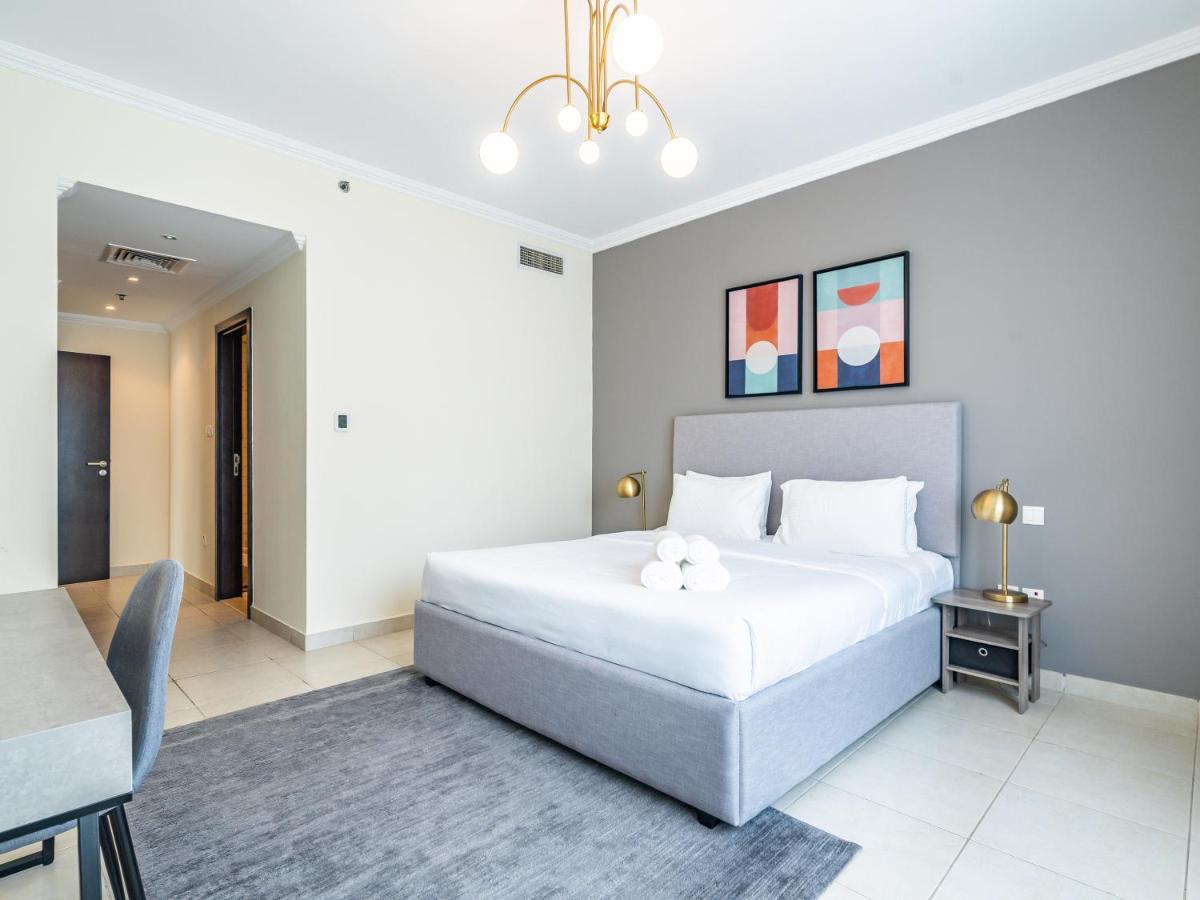 Magnificent 2 Bedroom With Balcony - Marina Apartment