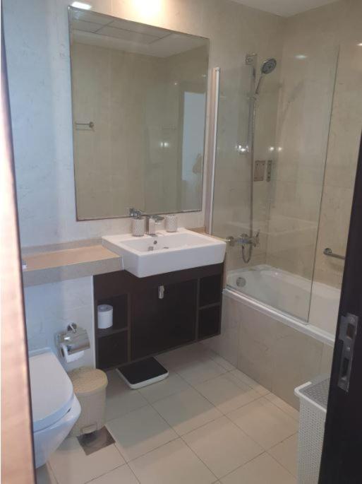 Apartment Nasma Luxury - Marina-view Oasis With Balcony Steps From The Sea
