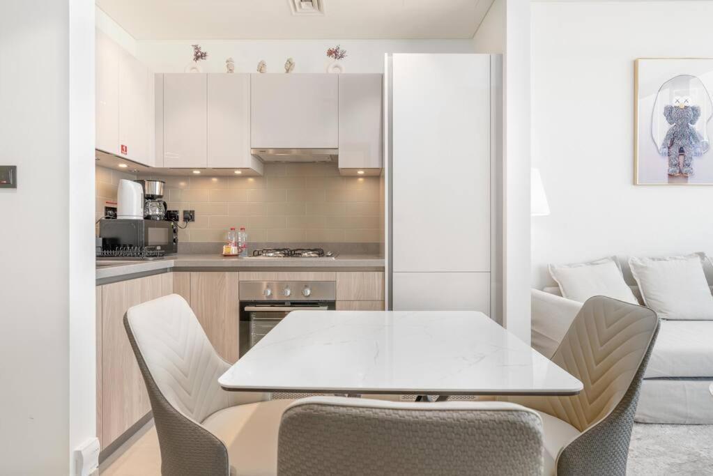 Modern 1bdr - 10min From Burj Khalifa - Sobha Waves *
