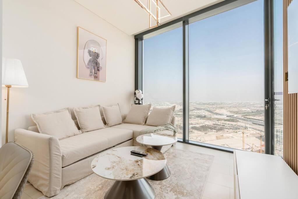 Apartment Modern 1bdr - 10min From Burj Khalifa - Sobha Waves Dubai