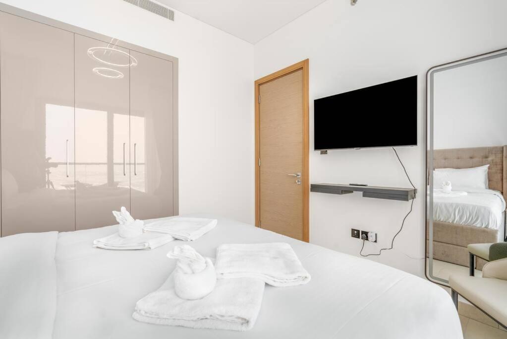 Modern 1bdr - 10min From Burj Khalifa - Sobha Waves Apartment *