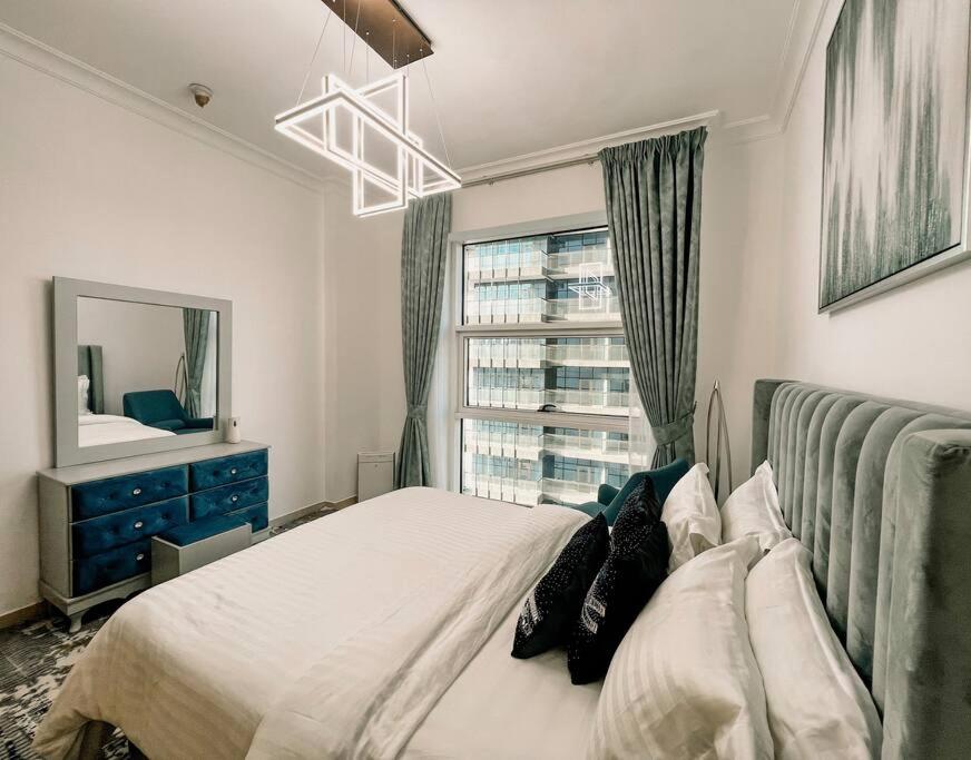Apartment New Luxury 1br Near Burj Khalifa Dubai