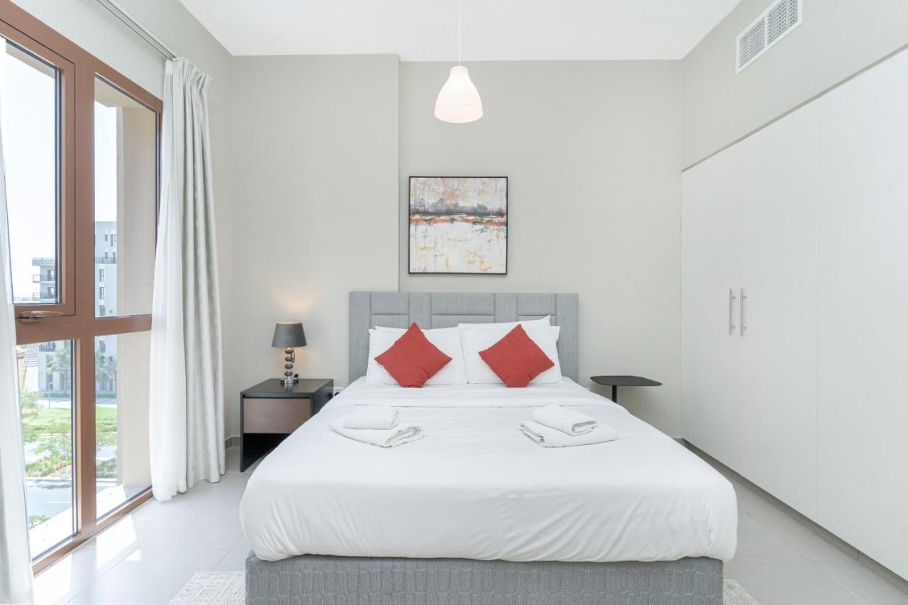 Beautiful Huge I Fully- Furnished *