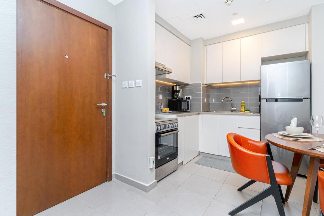 Beautiful Huge I Fully- Furnished Apartment