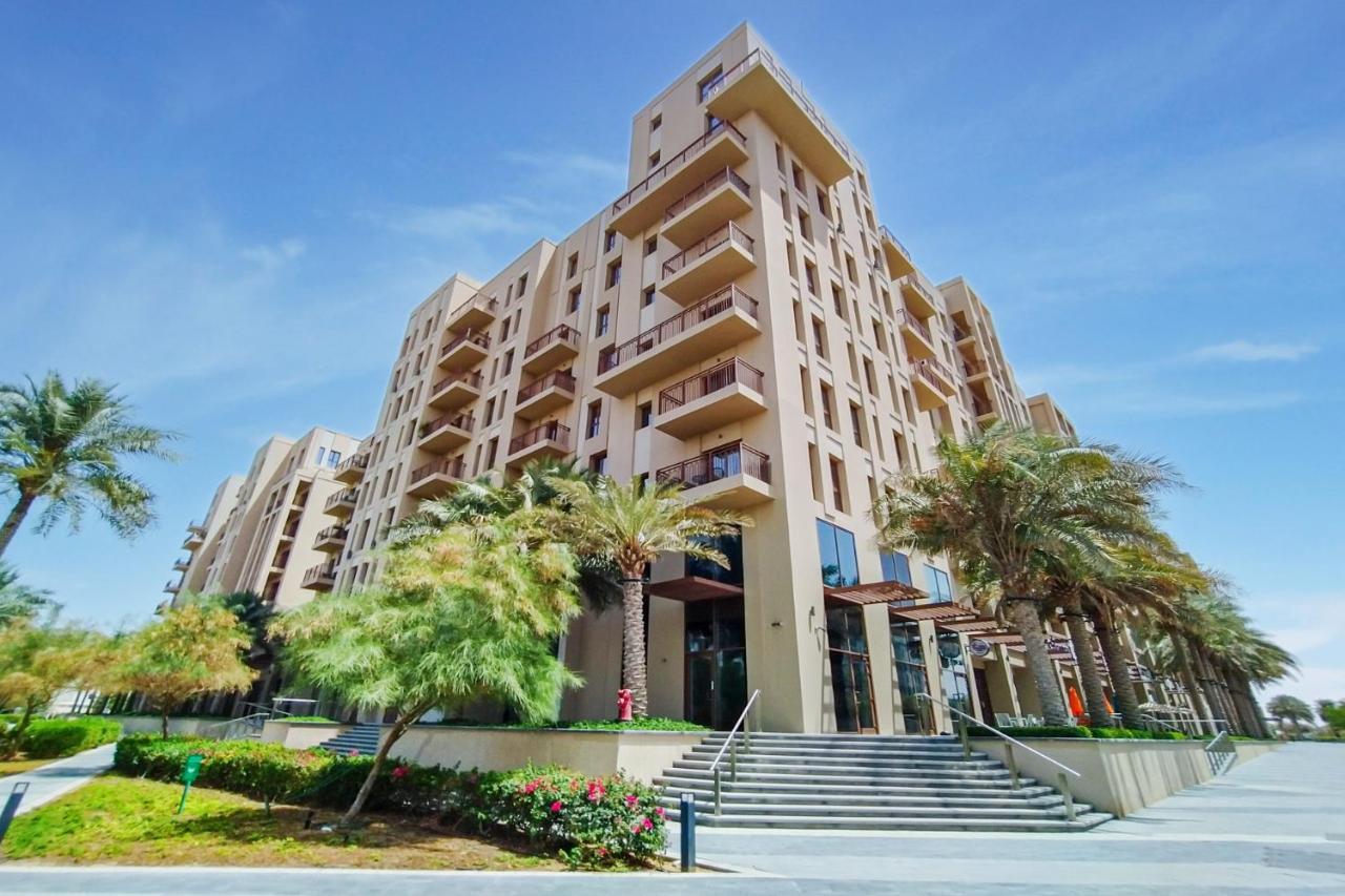 Beautiful Huge I Fully- Furnished Apartment