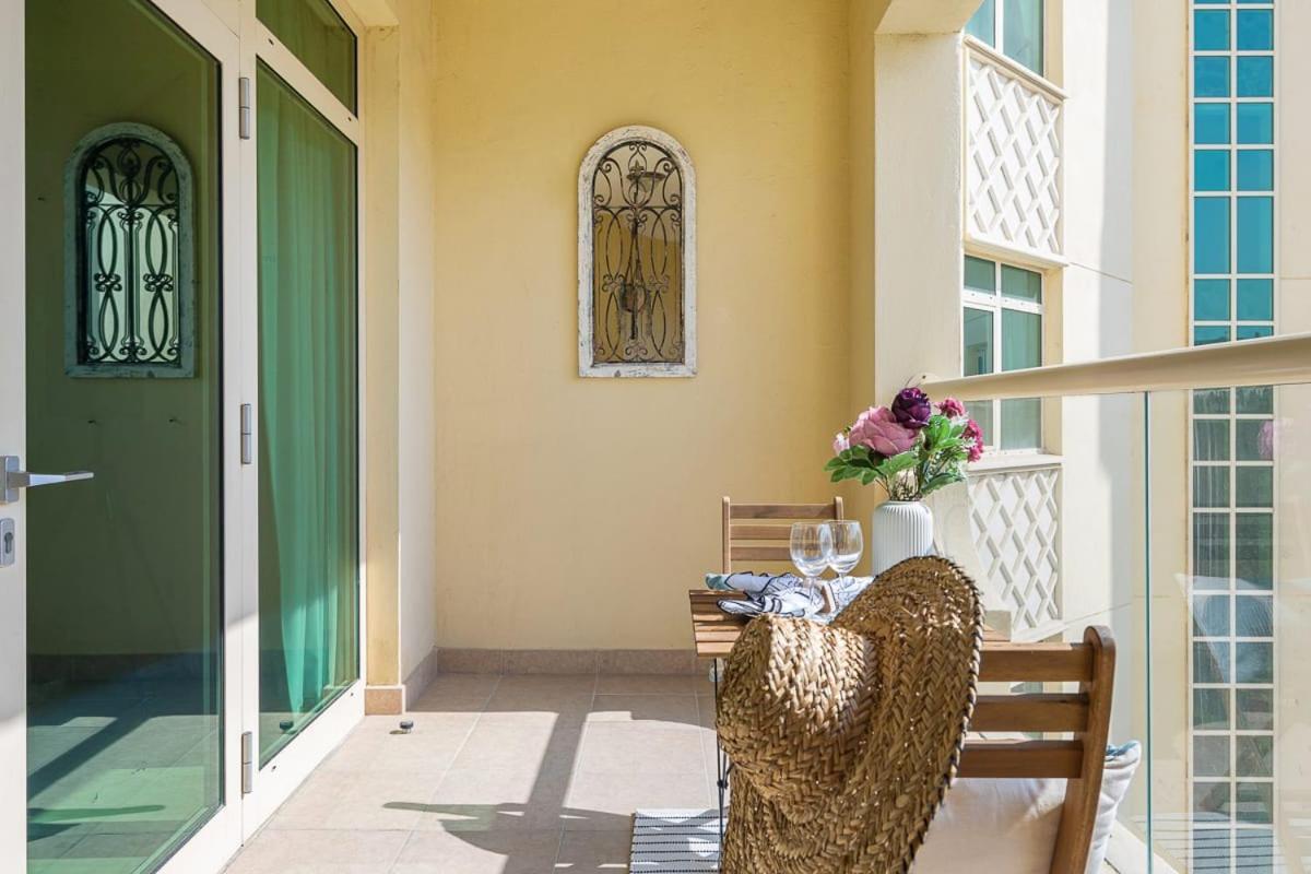 Frank Porter - Al Nabat, Shoreline 8 Apartment Dubai