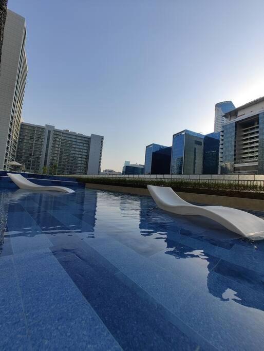 Ultimate / Big Terrace / Brand New / Business Bay / 4 People *