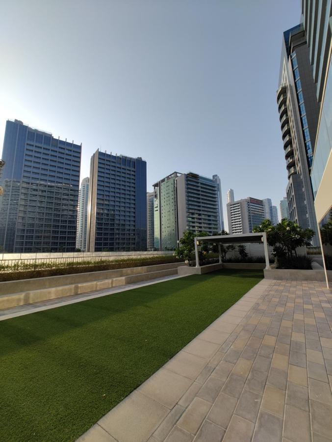Ultimate / Big Terrace / Brand New / Business Bay / 4 People Dubai
