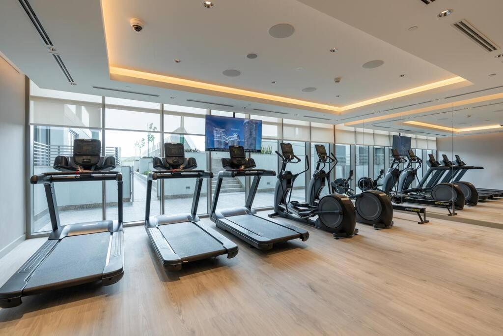 Modern 1bdr - 10min From Burj Khalifa - Sobha Waves * Dubai