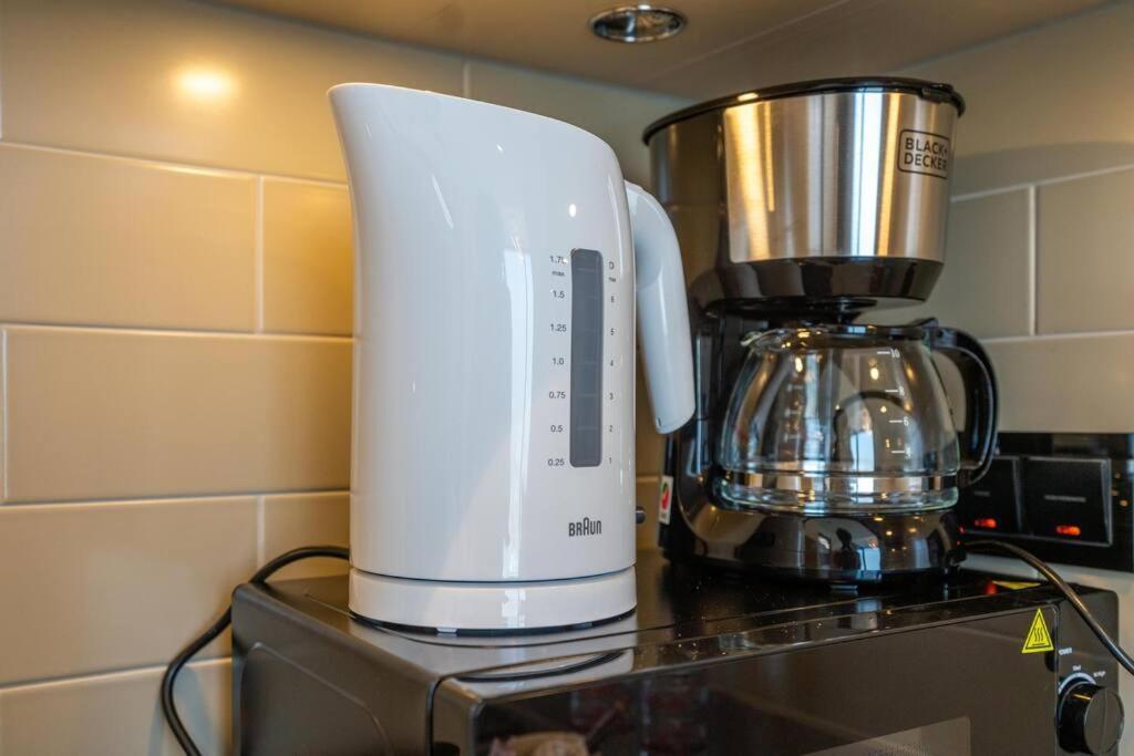 Modern 1bdr - 10min From Burj Khalifa - Sobha Waves Apartment