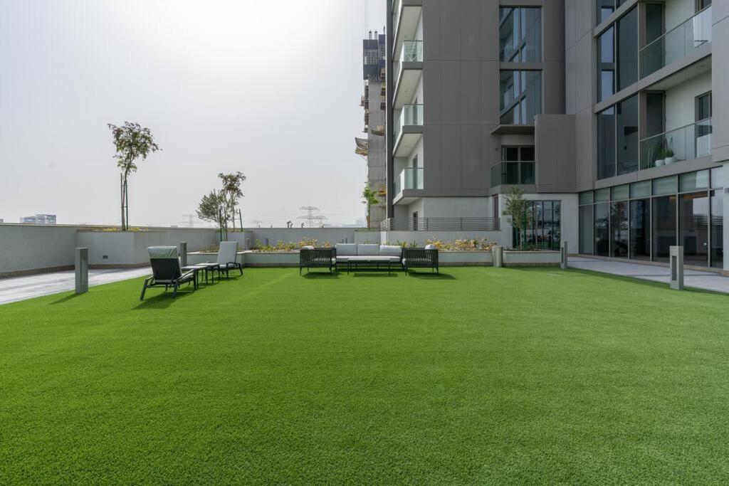 Modern 1bdr - 10min From Burj Khalifa - Sobha Waves