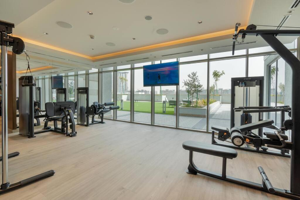Modern 1bdr - 10min From Burj Khalifa - Sobha Waves Apartment *