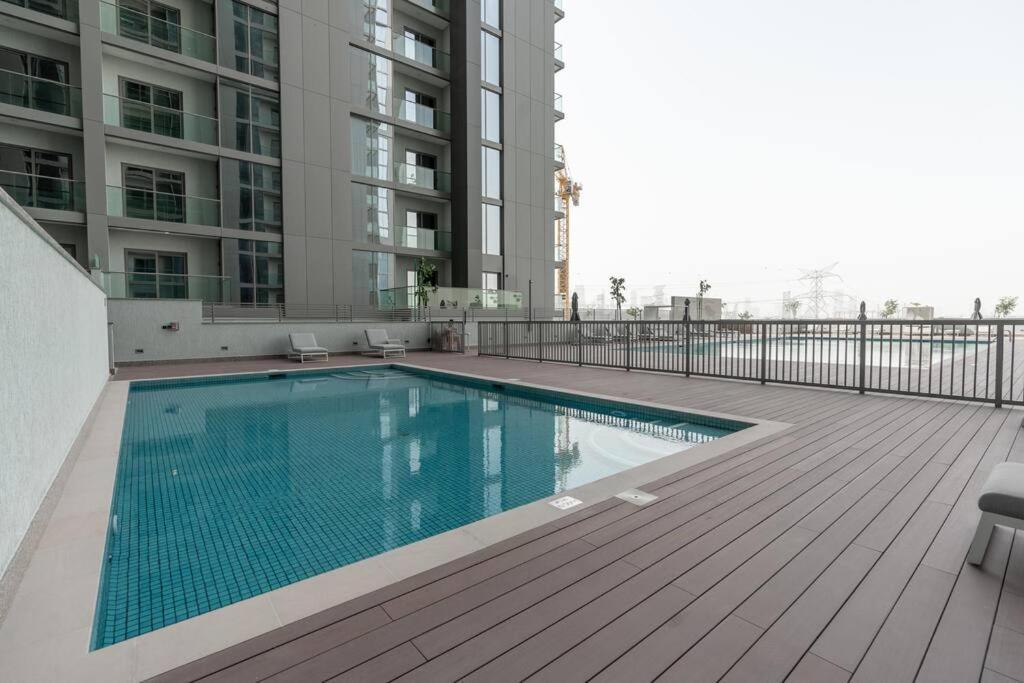 Modern 1bdr - 10min From Burj Khalifa - Sobha Waves