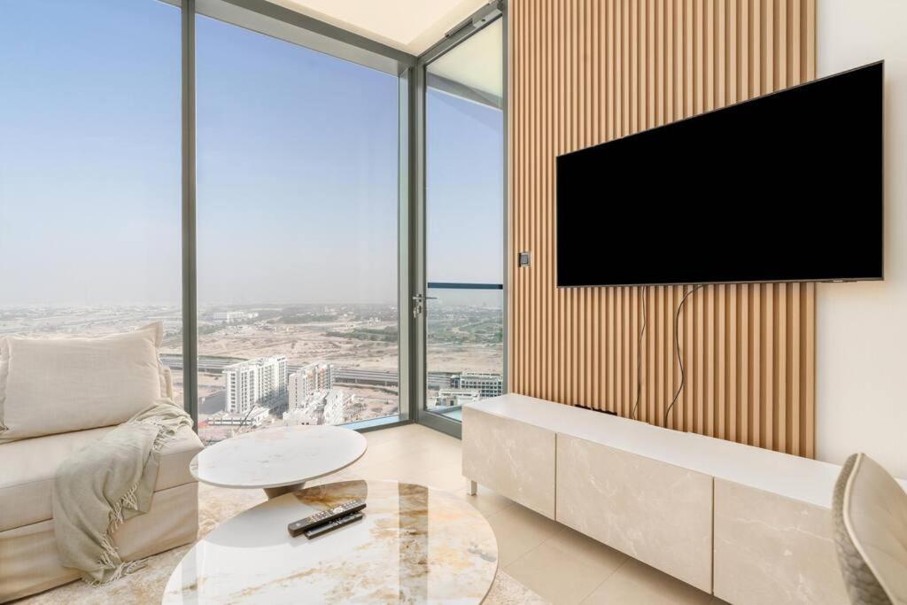 Modern 1bdr - 10min From Burj Khalifa - Sobha Waves Dubai