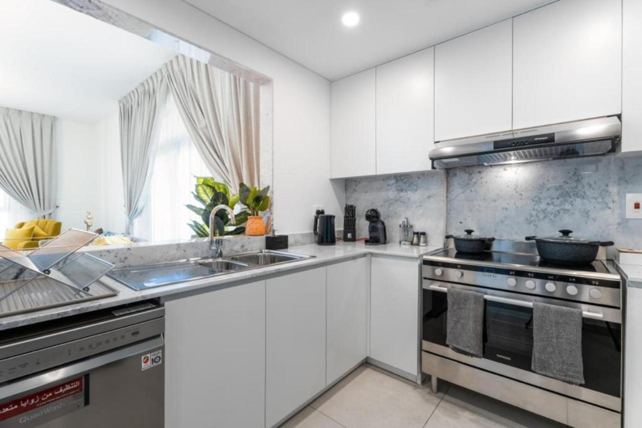 Easygo - Stylish 2bdr & Maid Madinat Jumeirah * Dubai