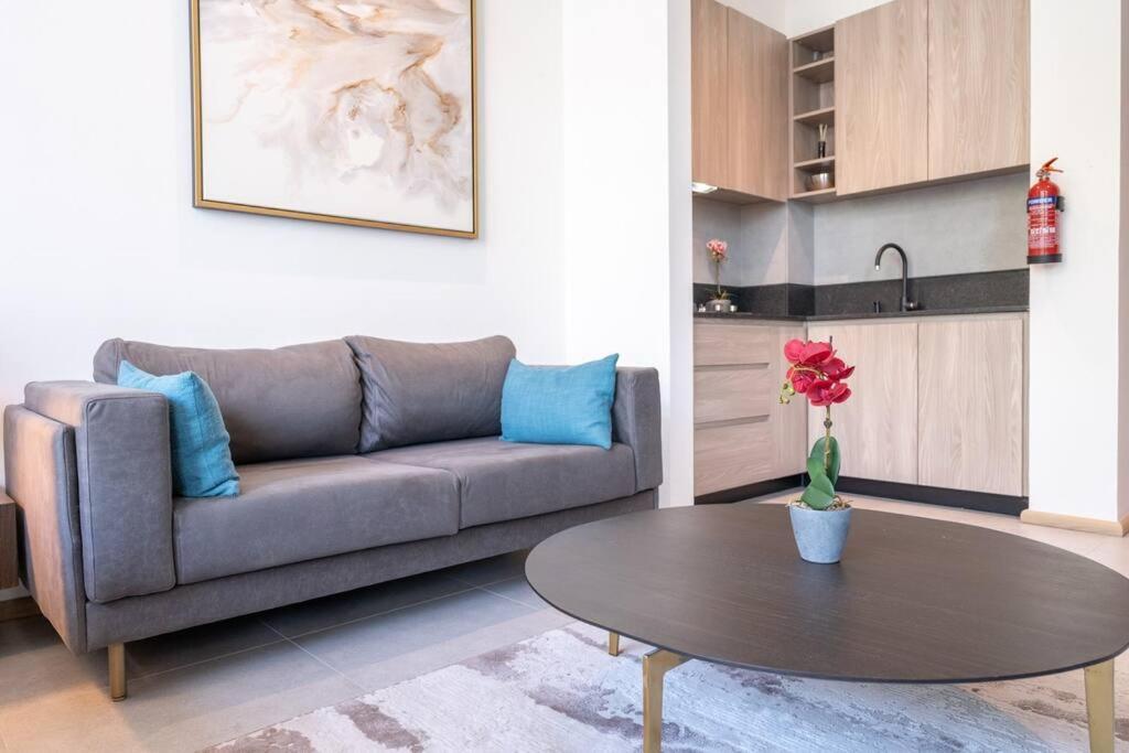 Apartment Modern W Spacious Terrace In Jvc -suiteable