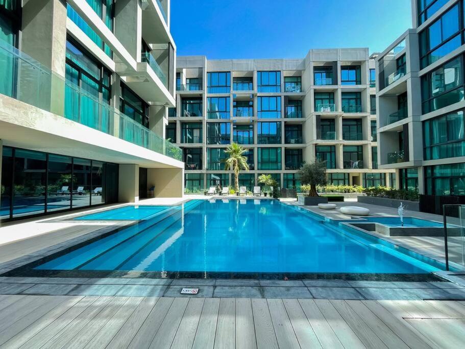 Apartment Modern W Spacious Terrace In Jvc -suiteable Dubai