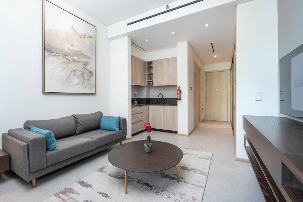 Modern W Spacious Terrace In Jvc -suiteable Apartment *