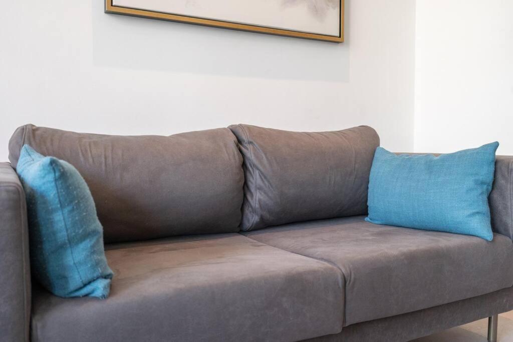 Apartment Modern W Spacious Terrace In Jvc -suiteable