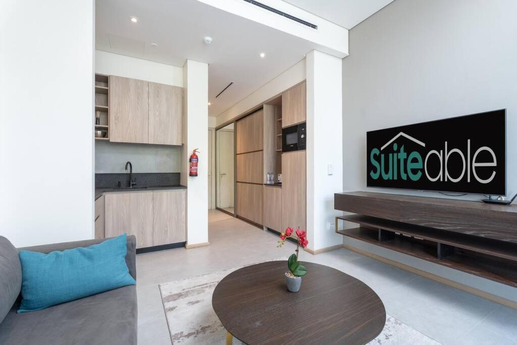 Modern W Spacious Terrace In Jvc -suiteable *