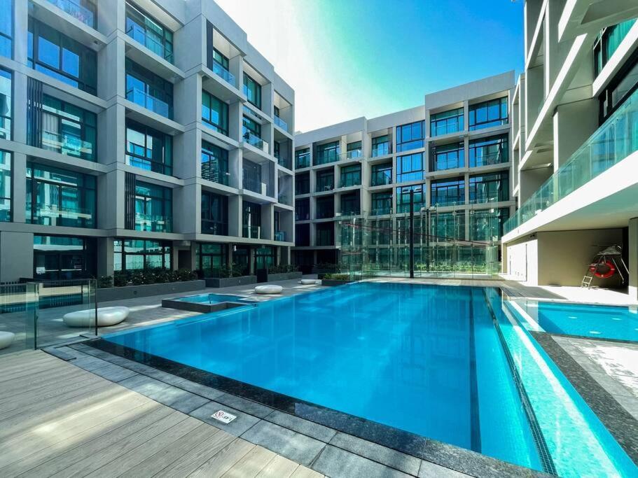 Modern W Spacious Terrace In Jvc -suiteable Apartment *
