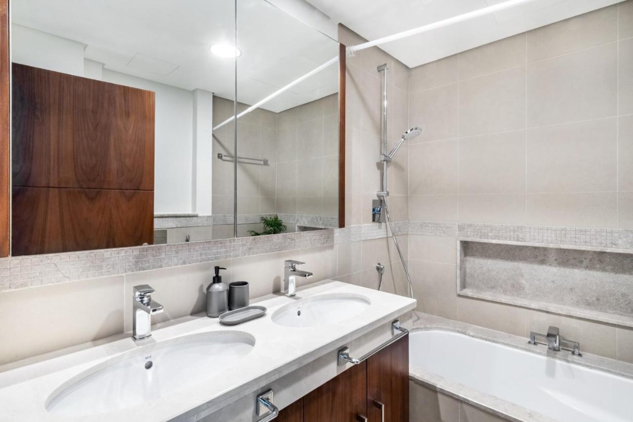 The Smart Concierge - Burjvista Apartment