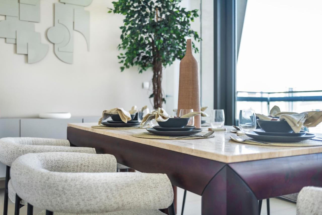 The Smart Concierge - Burjvista Apartment Dubai