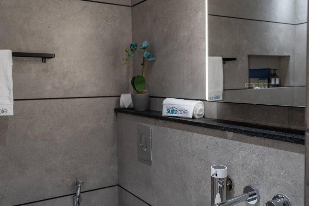 Modern W Spacious Terrace In Jvc -suiteable Apartment *