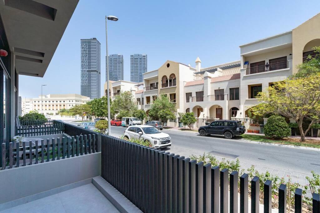 Apartment Modern W Spacious Terrace In Jvc -suiteable Dubai