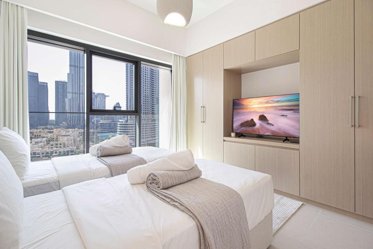 Apartment Havenue At Burj Royale - Full Burj Khalifa View - 2 Bed - Pool - Gym *