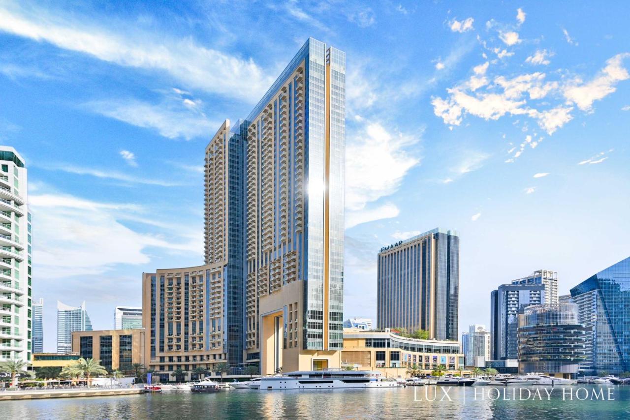 Lux The Cayan Superior In The Marina *