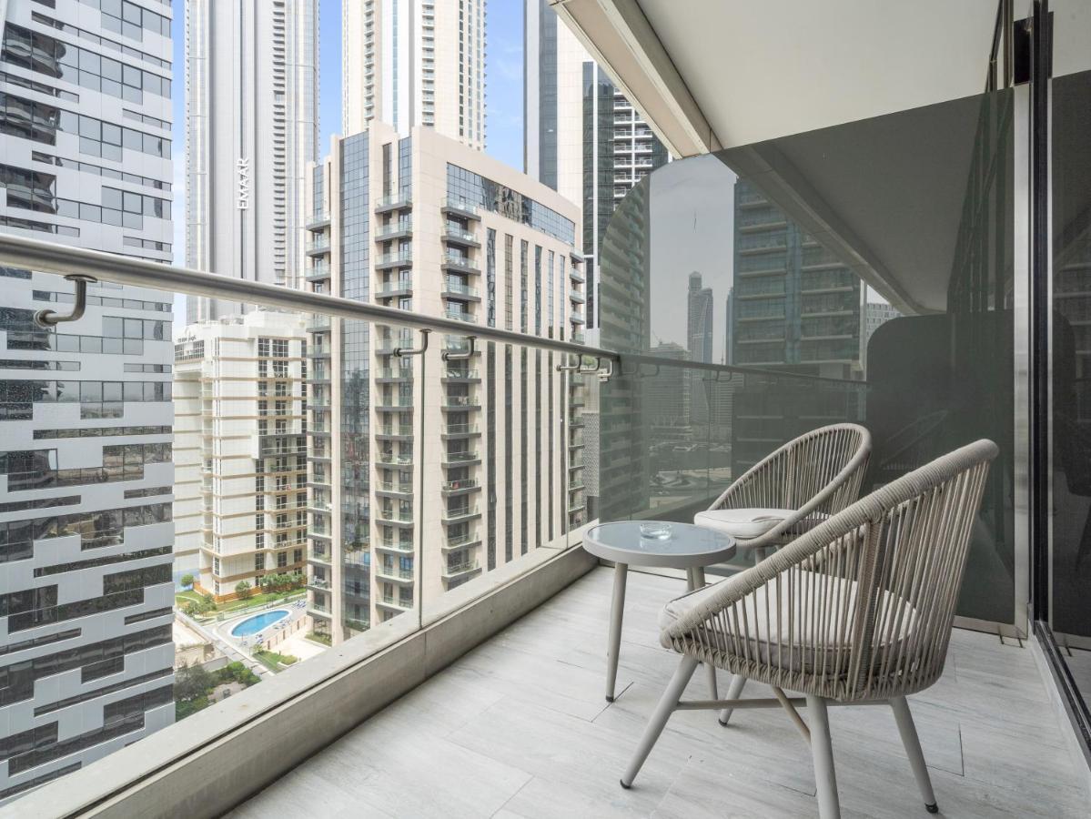 Elegant Amidst Vibrant Area With Balcony Apartment *
