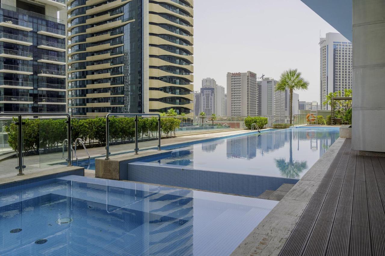 Elegant Amidst Vibrant Area With Balcony Dubai