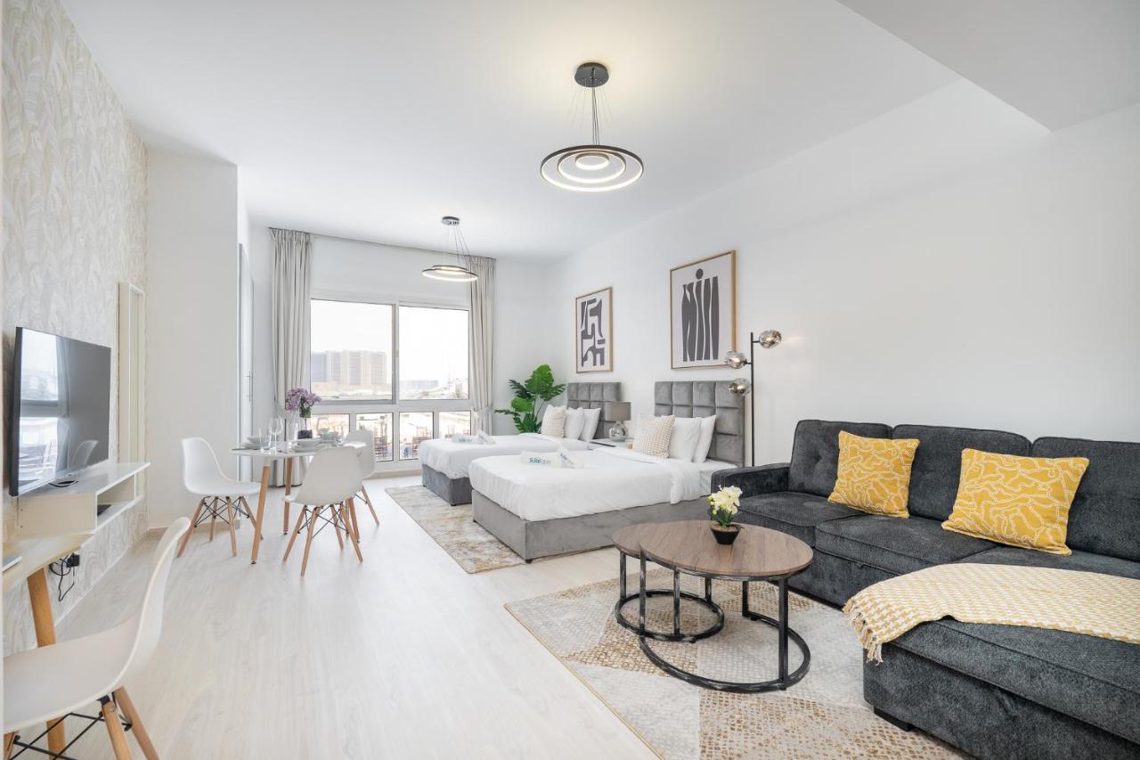 Apartment Spacious Serene Retreat In Jvc By Suiteable