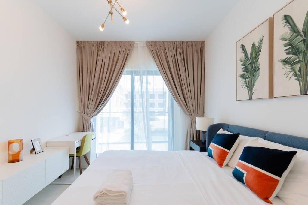 New Unit L Pool View L Easy Exit Apartment Dubai