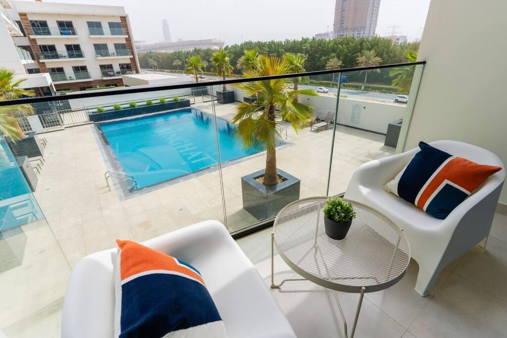 New Unit L Pool View L Easy Exit Apartment