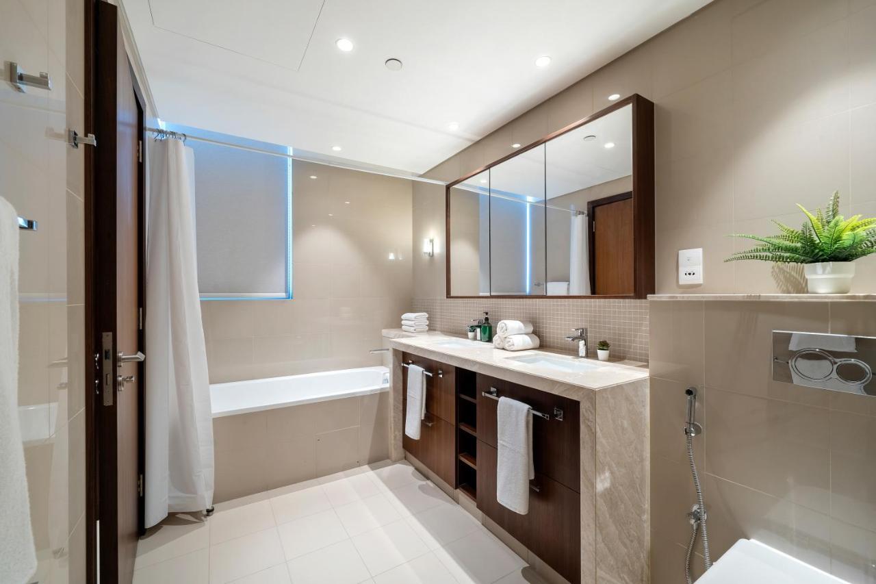 Chic & Trendy 3br+kid's In Vibrant Downtown Apartment