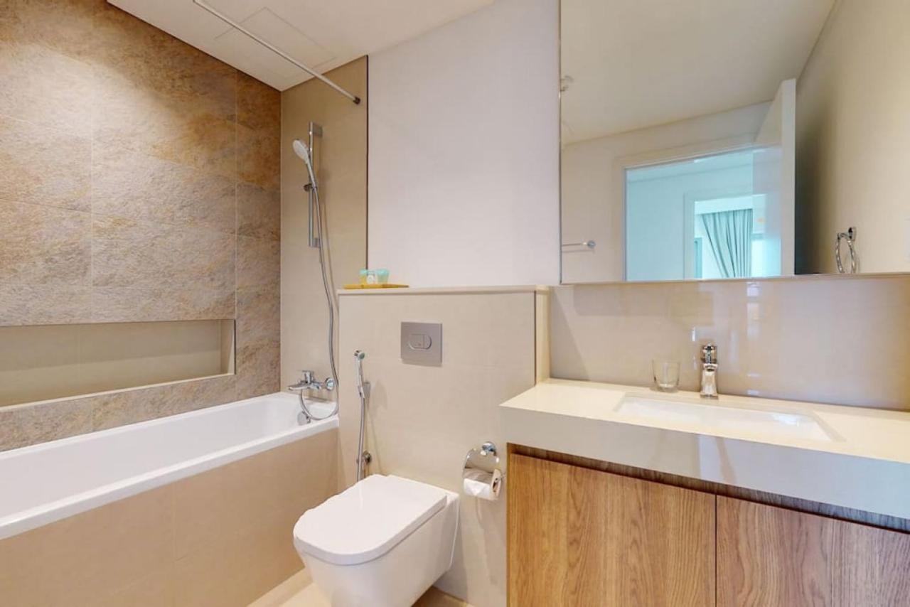 Downtown Views Ii - Fresh One Bedroom Dubai