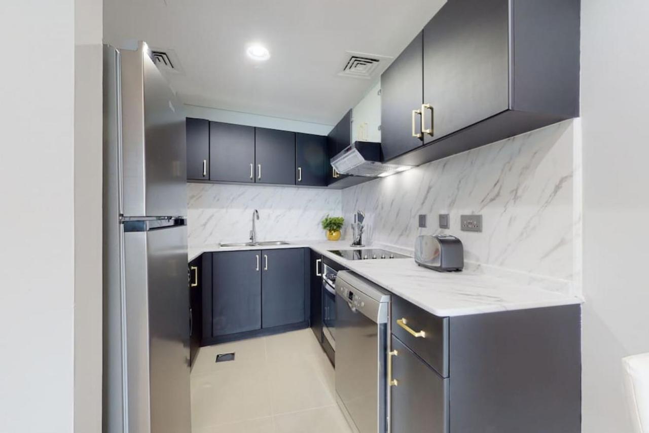 Ocean Heights - Gorgeous One Bedroom Apartment *
