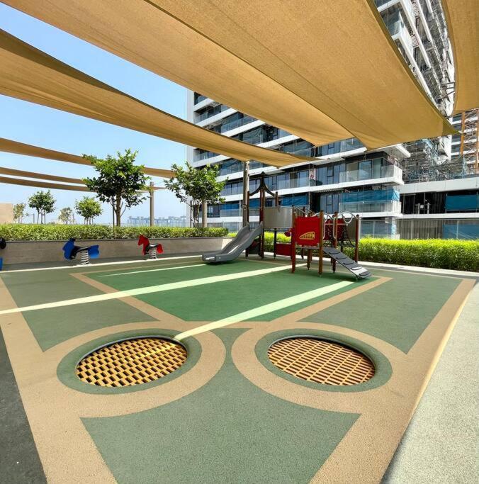 Dar Vacation-luxurious 1br In Isle, Emaar Front Apartment