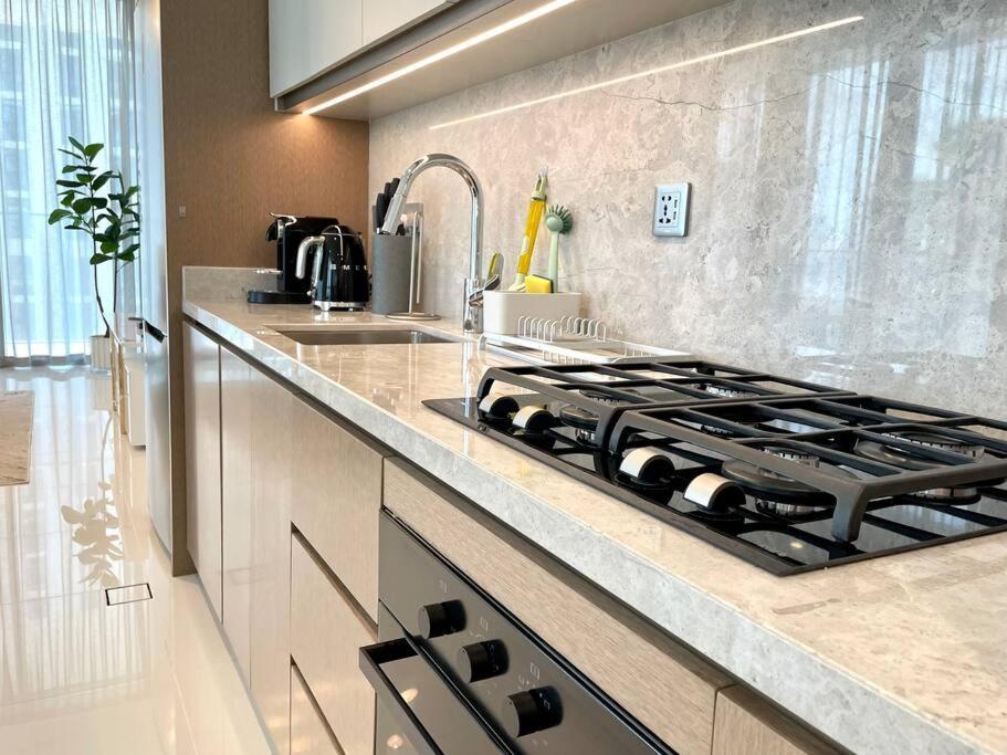 Dar Vacation-luxurious 1br In Isle, Emaar Front Apartment Dubai
