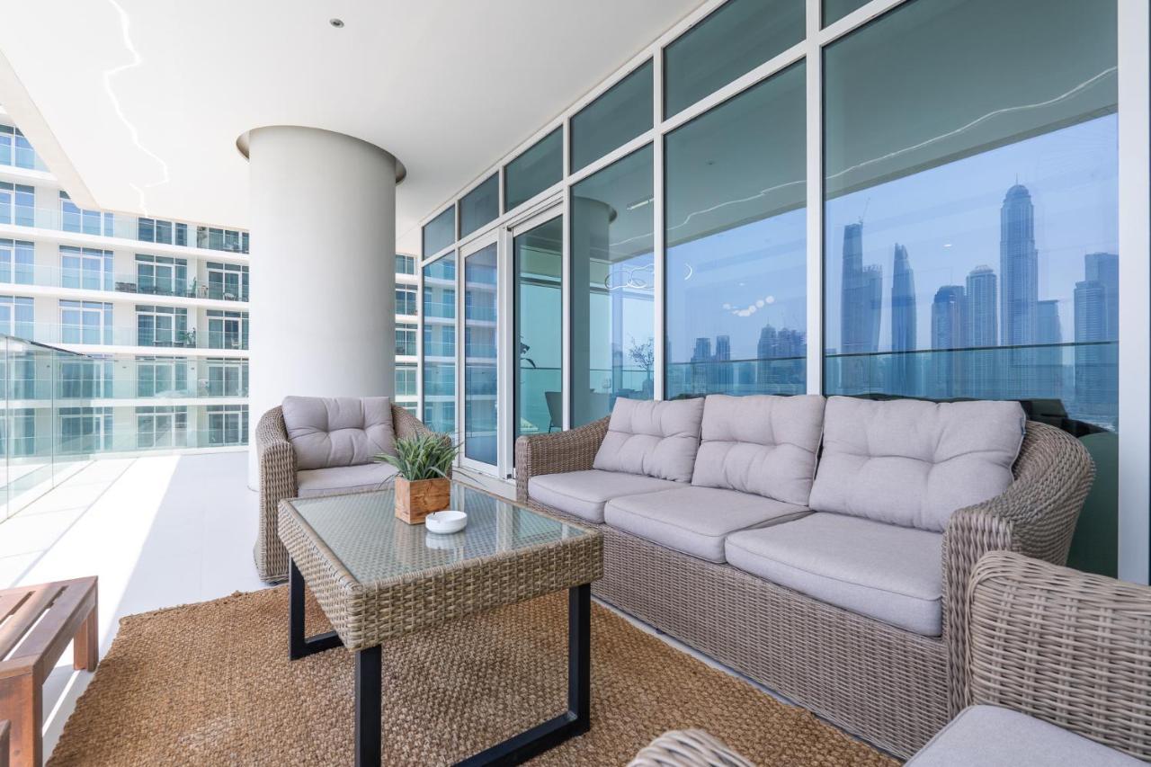Elegant Seaside Living 3-bedroom Emaar Beachfront By Suiteable Apartment Dubai