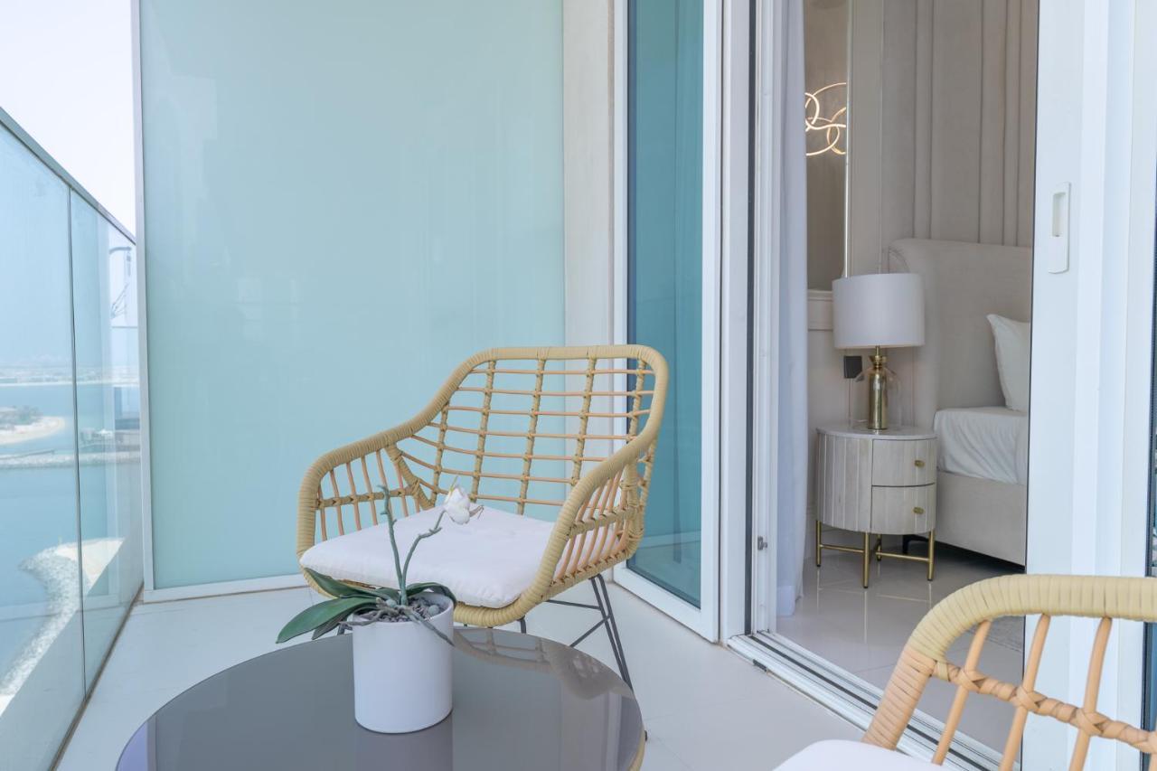 Elegant Seaside Living 3-bedroom Emaar Beachfront By Suiteable Apartment