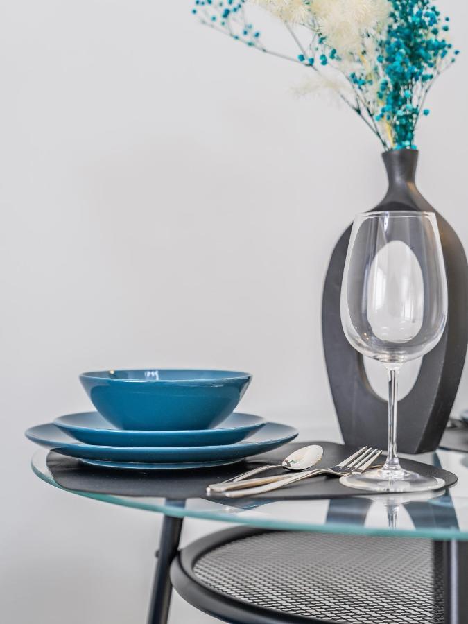 Incredible In Bloom Heights - Jvc Apartment