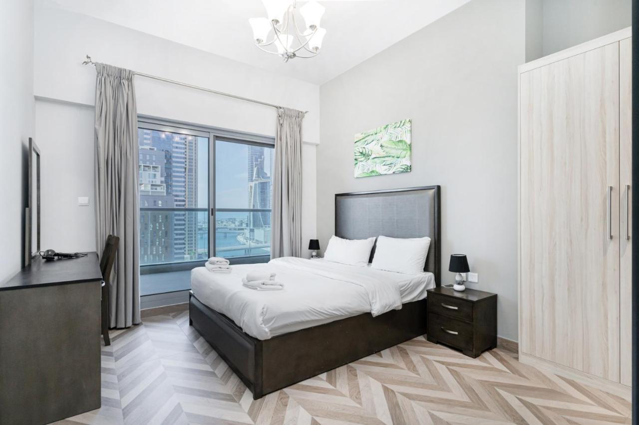 Spacious 4bd En-suite I Canal View I Fast Wifi * Dubai