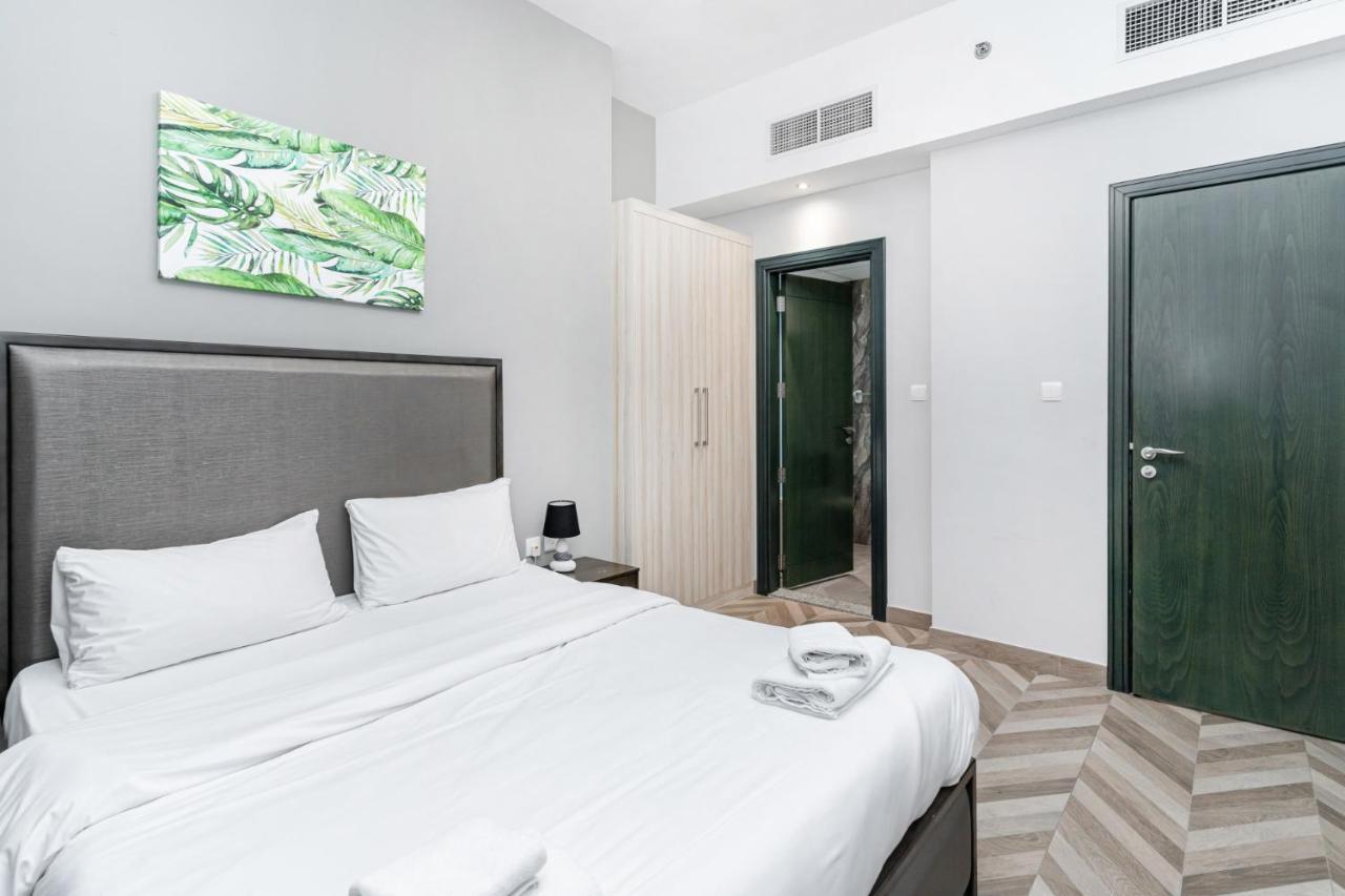 Spacious 4bd En-suite I Canal View I Fast Wifi Apartment Dubai